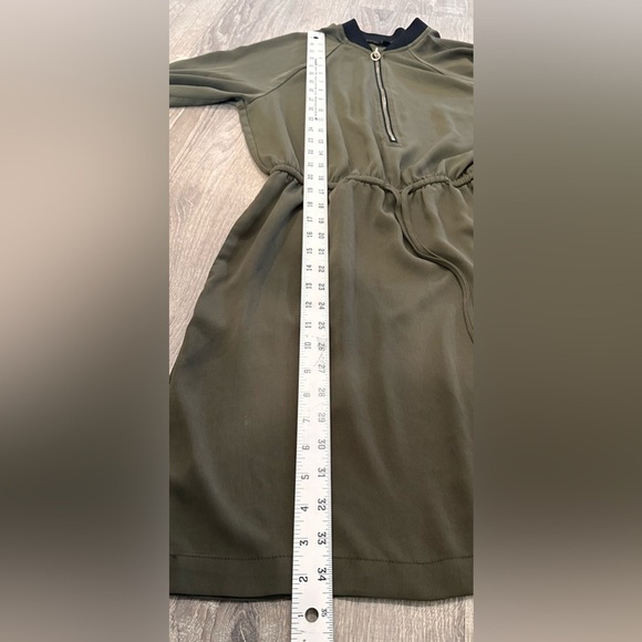 💚💚Army Green Cinched Dynamite Dress - Size Small 💚💚 - Picture 10 of 11